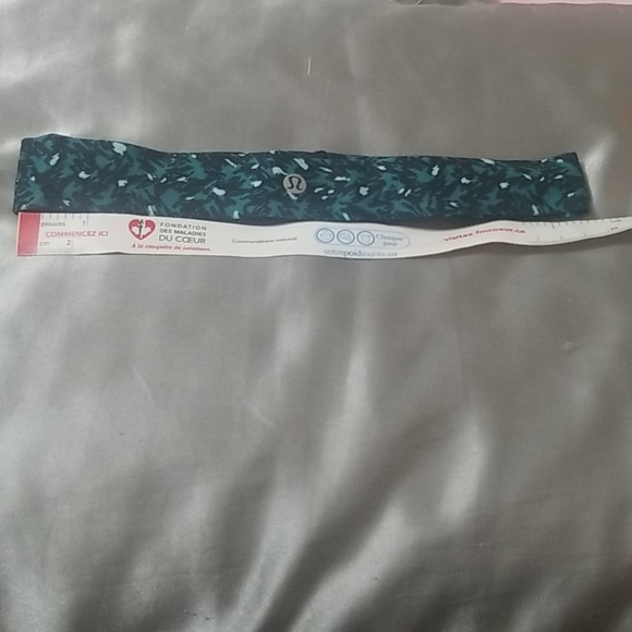 3 for $20 Lululemon headband - Picture 4 of 5